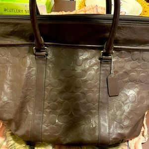 AUTHENTIC LEATHER COACH OVERNIGHT TRAVEL BAG.